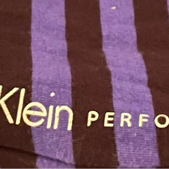 Large Calvin Klein Turtle Neck - Picture 2 of 2